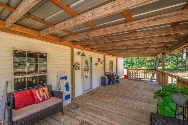 136 Woodlawn Estates Drive, Marshall, TX 75670