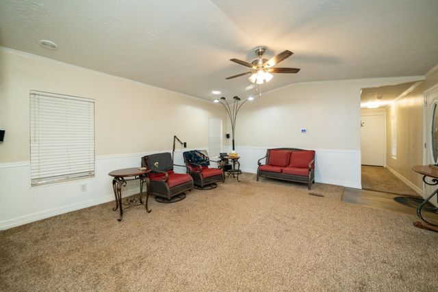 136 Woodlawn Estates Drive, Marshall, TX 75670