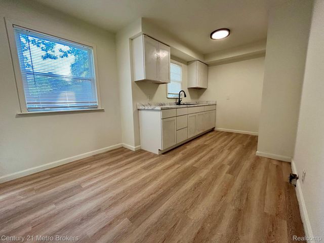 5502 Susan Street, Flint, MI 48505