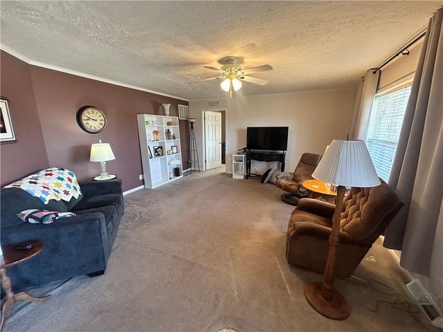 529 SE 30th Road, Warrensburg, MO 64093