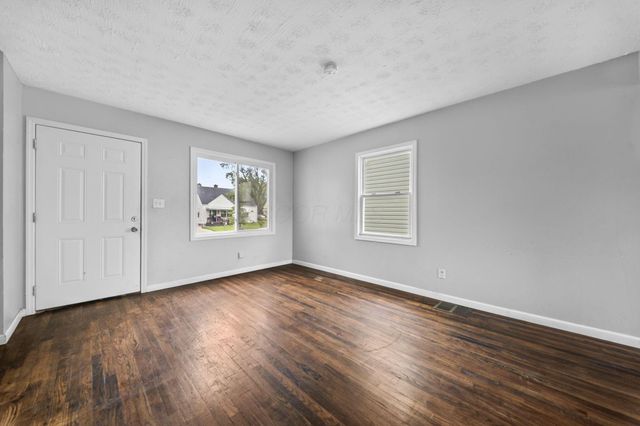 1025-1027 E 21st Avenue, Columbus, OH 43211