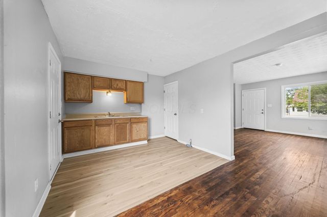 1025-1027 E 21st Avenue, Columbus, OH 43211