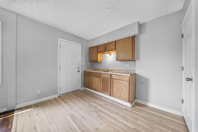 1025-1027 E 21st Avenue, Columbus, OH 43211