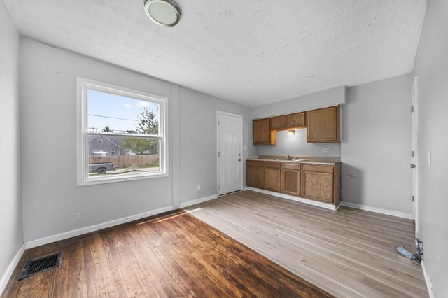 1025-1027 E 21st Avenue, Columbus, OH 43211