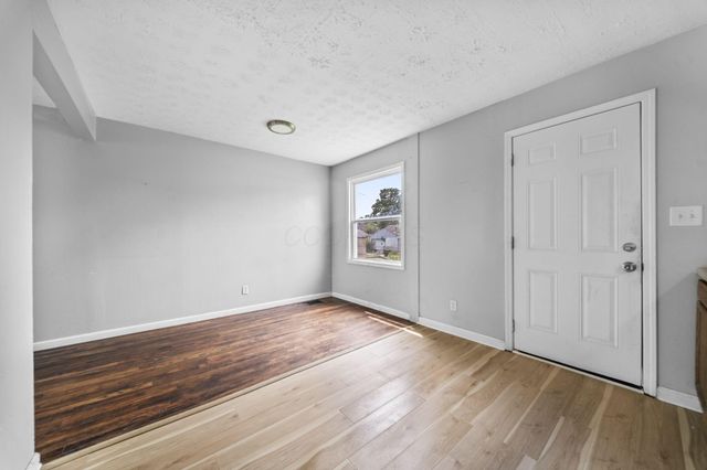 1025-1027 E 21st Avenue, Columbus, OH 43211