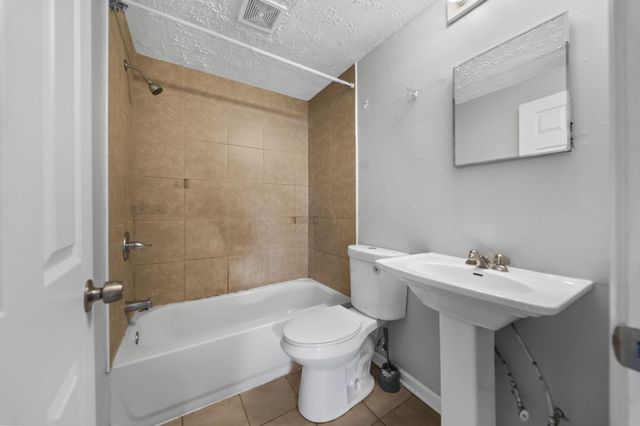 1025-1027 E 21st Avenue, Columbus, OH 43211