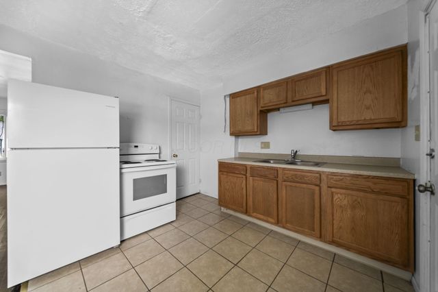 1025-1027 E 21st Avenue, Columbus, OH 43211