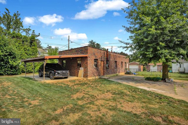 425 CENTRE ST, Reading, PA 19605