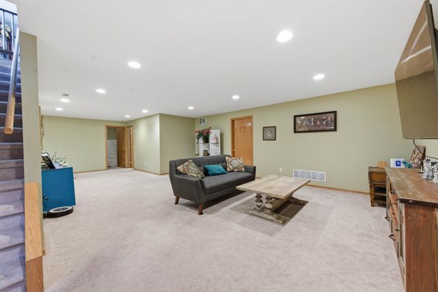 9437 W Ryan St, Wichita, KS 67205