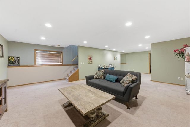 9437 W Ryan St, Wichita, KS 67205
