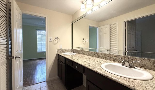 2255 Braeswood Park Drive 296, Houston, TX 77030