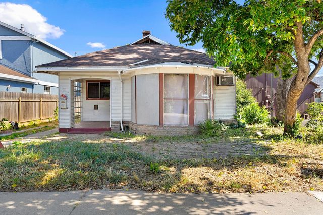 2133 Perkins Way, Sacramento, CA 95818