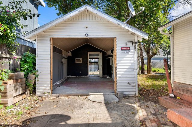 2133 Perkins Way, Sacramento, CA 95818