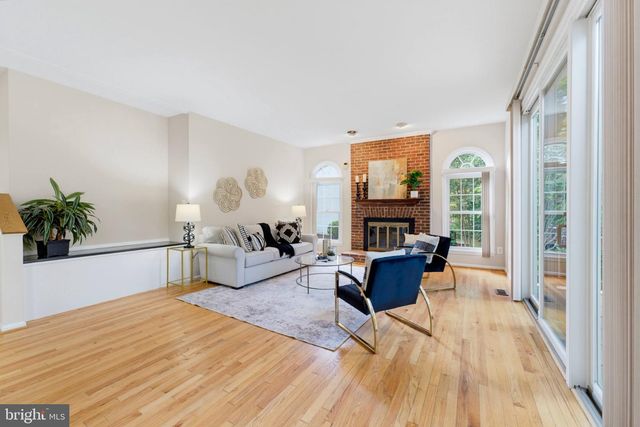 7827 BELLEFLOWER DR, Springfield, VA 22152