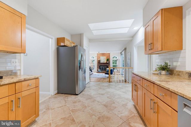 7827 BELLEFLOWER DR, Springfield, VA 22152