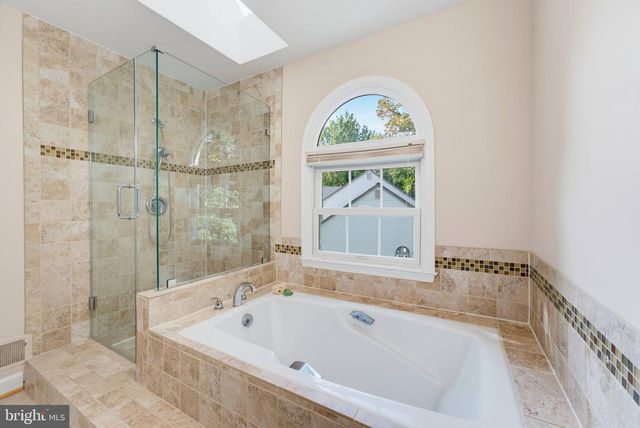7827 BELLEFLOWER DR, Springfield, VA 22152