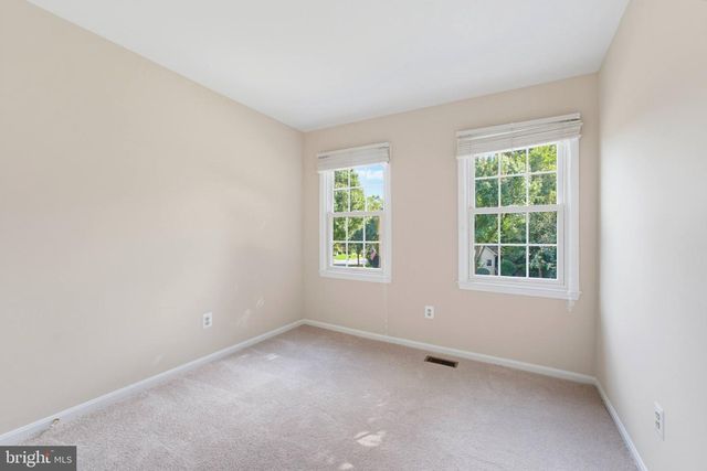 7827 BELLEFLOWER DR, Springfield, VA 22152