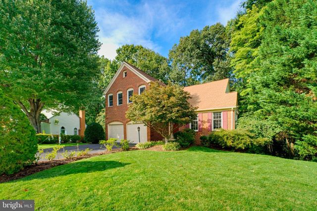 7827 BELLEFLOWER DR, Springfield, VA 22152