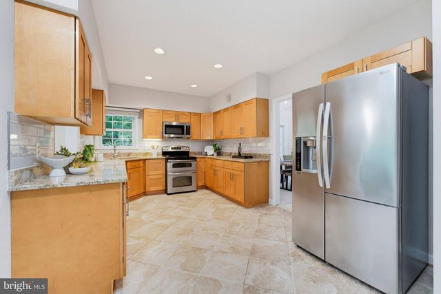 7827 BELLEFLOWER DR, Springfield, VA 22152