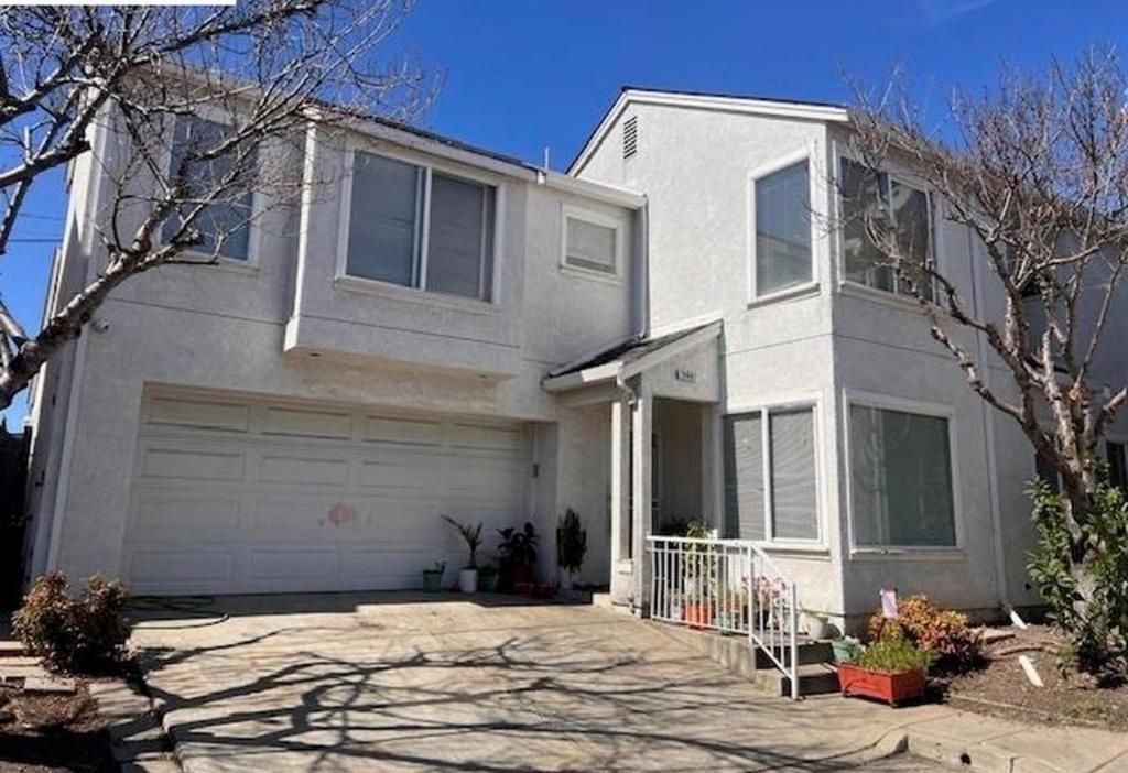 Image 2 of property listing at 20667 Blossom, Hayward, CA 94541