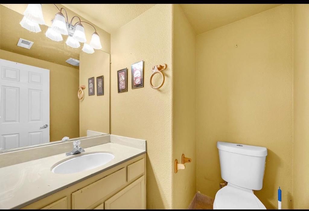 Image 9 of property listing at 20667 Blossom, Hayward, CA 94541