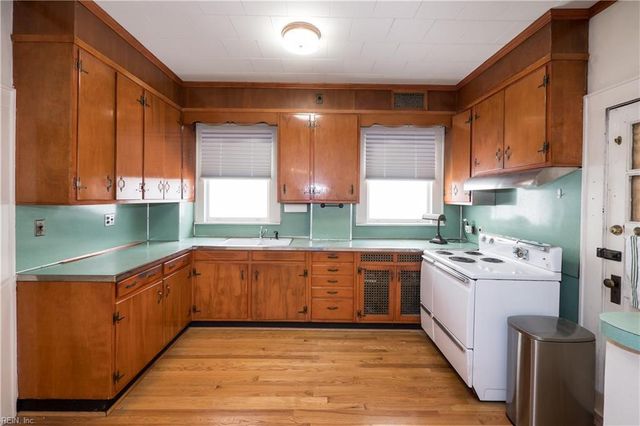 1411 Huntington CRES, Norfolk, VA 23509