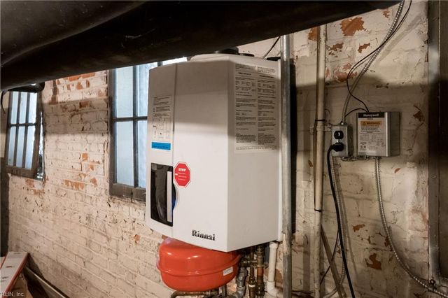 1411 Huntington CRES, Norfolk, VA 23509