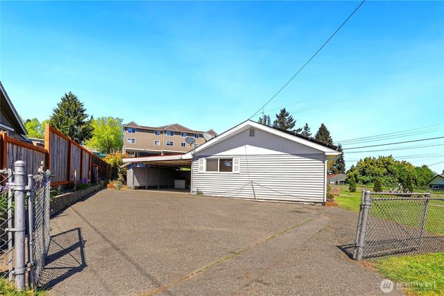1074 Walnut Street, Bremerton, WA 98310