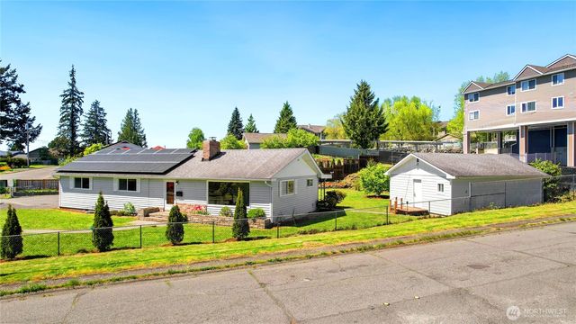 1074 Walnut Street, Bremerton, WA 98310