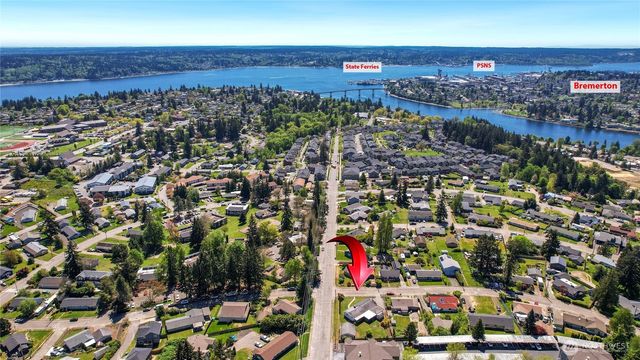 1074 Walnut Street, Bremerton, WA 98310