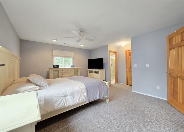 771 Waverly Avenue, Holtsville, NY 11742