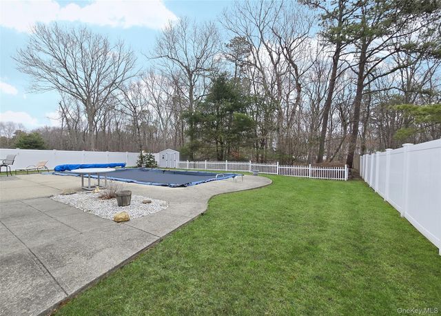 771 Waverly Avenue, Holtsville, NY 11742