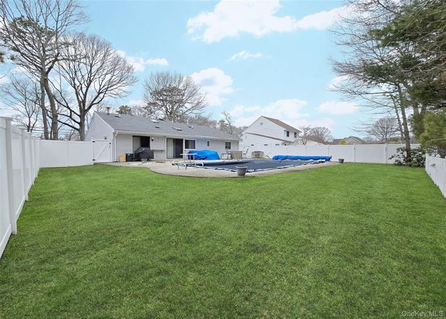 771 Waverly Avenue, Holtsville, NY 11742