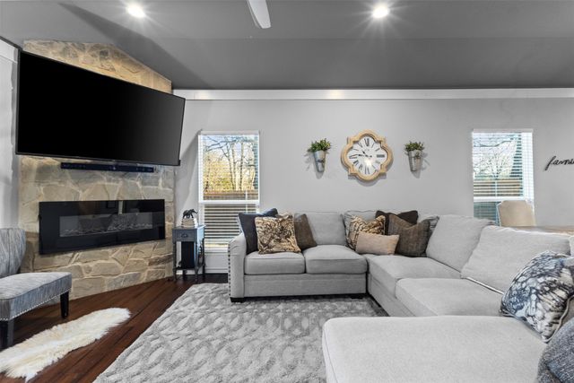 4406 Fernwood Avenue, Dallas, TX 75216