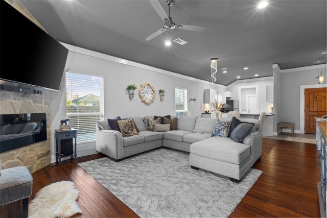 4406 Fernwood Avenue, Dallas, TX 75216