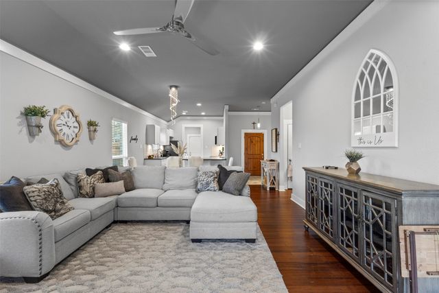 4406 Fernwood Avenue, Dallas, TX 75216