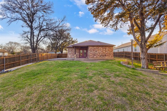 4406 Fernwood Avenue, Dallas, TX 75216