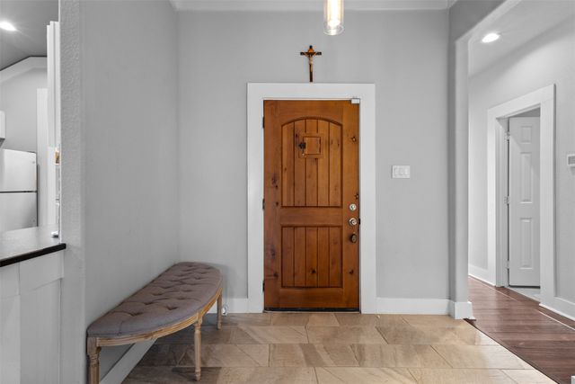 4406 Fernwood Avenue, Dallas, TX 75216