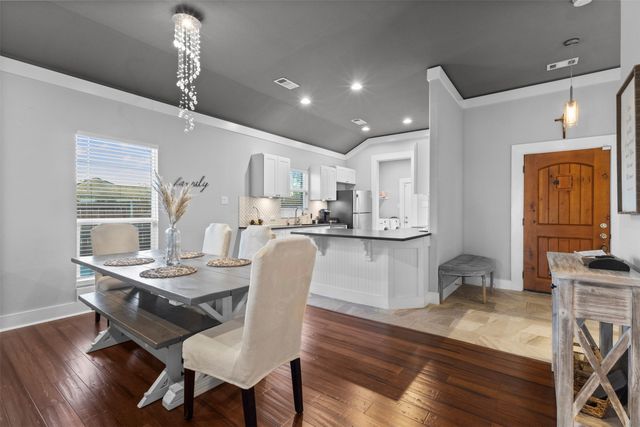 4406 Fernwood Avenue, Dallas, TX 75216