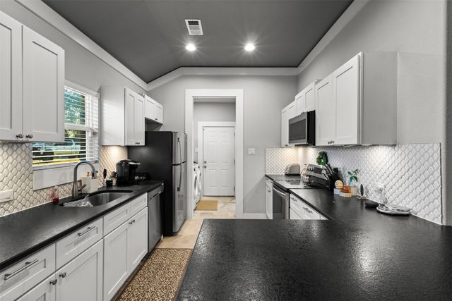 4406 Fernwood Avenue, Dallas, TX 75216