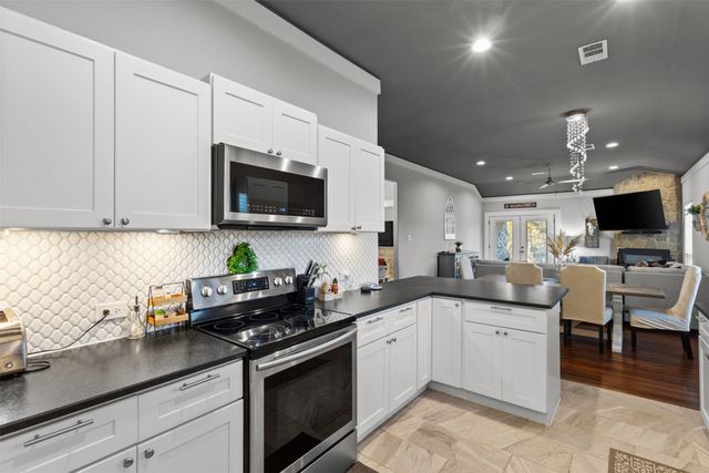 4406 Fernwood Avenue, Dallas, TX 75216