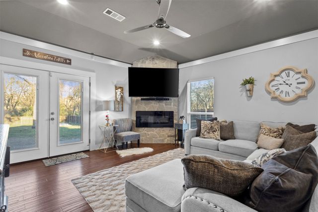 4406 Fernwood Avenue, Dallas, TX 75216