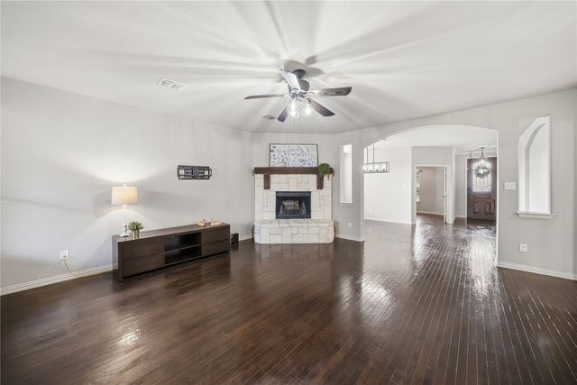 4500 Lakeside Hollow Street, Fort Worth, TX 76262