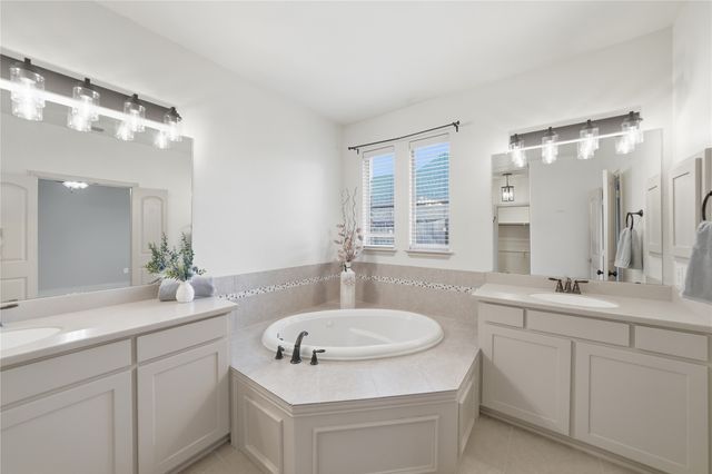 4500 Lakeside Hollow Street, Fort Worth, TX 76262