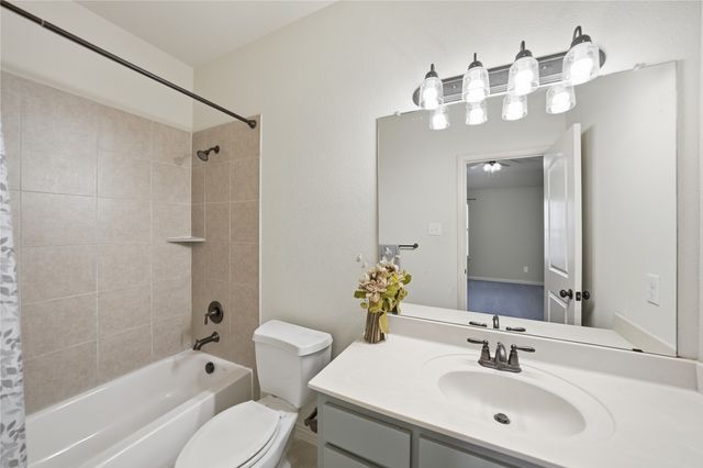 4500 Lakeside Hollow Street, Fort Worth, TX 76262