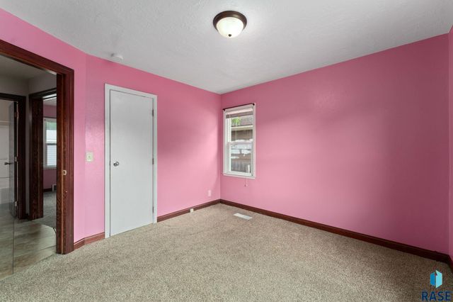 2505 S Western Ave Avenue, Sioux Falls, SD 57105