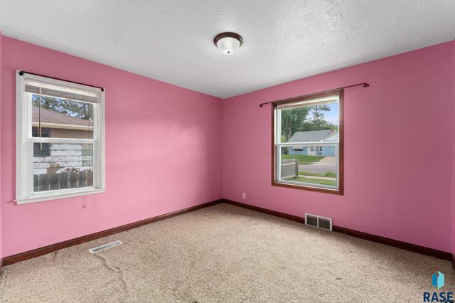 2505 S Western Ave Avenue, Sioux Falls, SD 57105