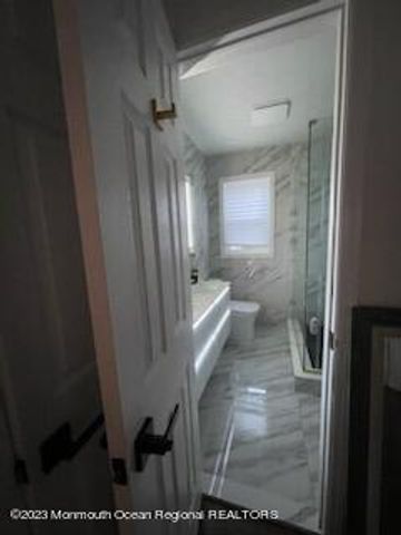 189 Whalepond Road, Oakhurst, NJ 07755
