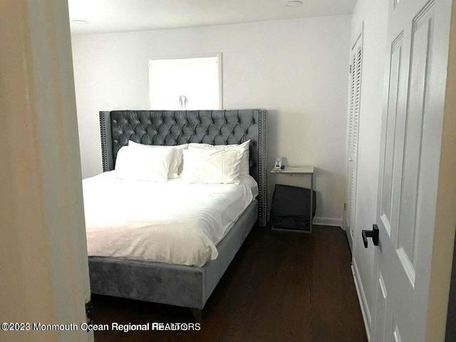 189 Whalepond Road, Oakhurst, NJ 07755