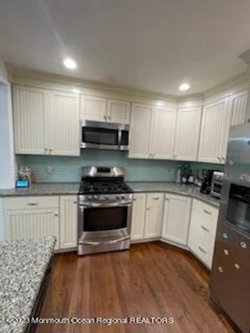 189 Whalepond Road, Oakhurst, NJ 07755